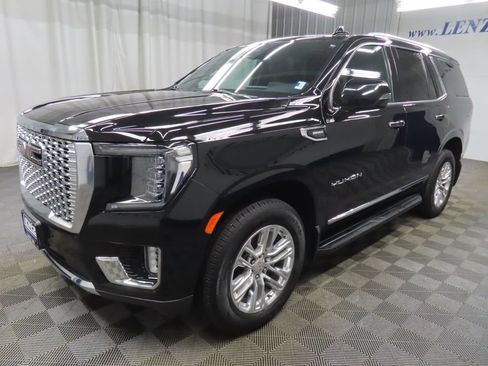 Used 2024 GMC Yukon SLT w/ SLT Luxury Package AWD/4WD image 7