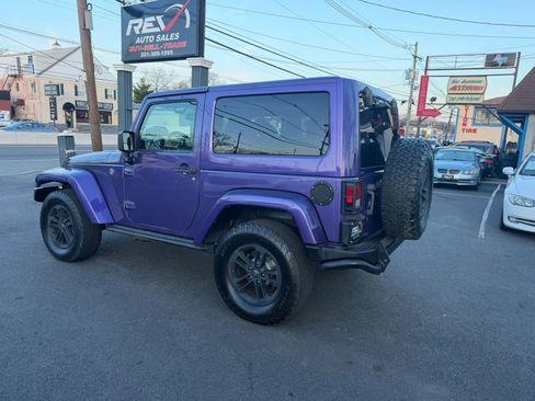 Used 2017 Jeep Wrangler Sahara AWD/4WD image 4