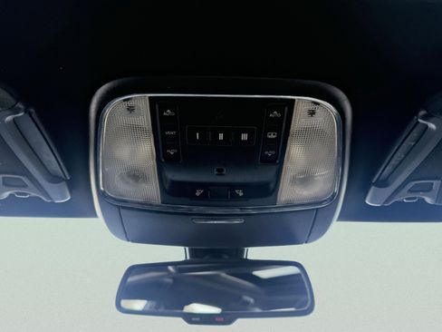 Used 2018 Chrysler 300 S w/ 300S Premium Group image 46