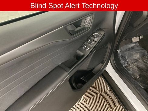 Used 2025 Ford Escape Active AWD/4WD image 13