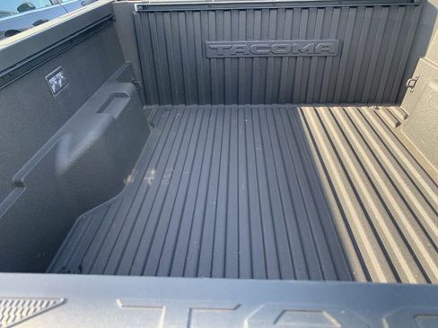 Used 2025 Toyota Tacoma TRD Sport AWD/4WD image 9