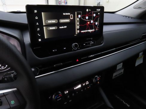 New 2025 Mitsubishi Outlander SE image 16