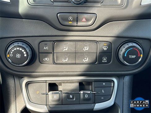 Used 2022 GMC Terrain SLE image 21