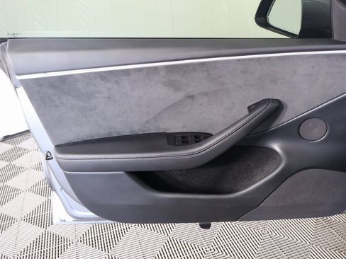 Used 2025 Tesla Model 3 Long Range AWD/4WD image 12