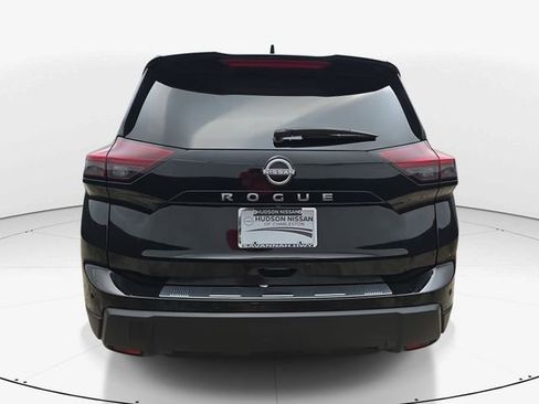 Used 2025 Nissan Rogue SV FWD image 9