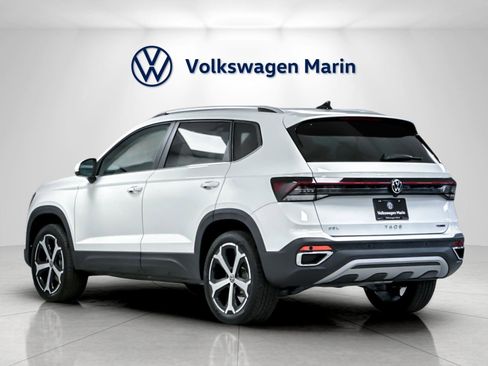 New 2026 Volkswagen Taos SEL image 3