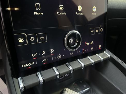 Used 2025 GMC Terrain Elevation image 35