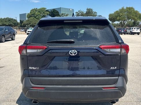 Used 2025 Toyota RAV4 XLE FWD image 5