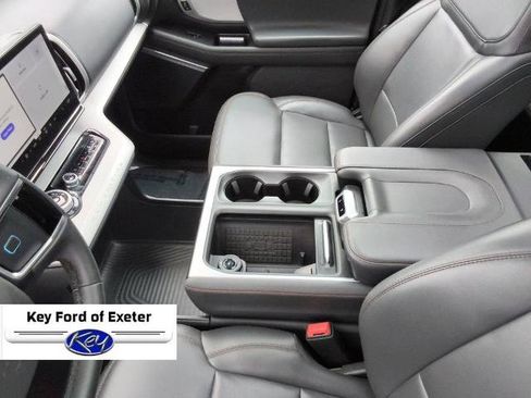 Certified 2025 Ford Expedition Active AWD/4WD image 34