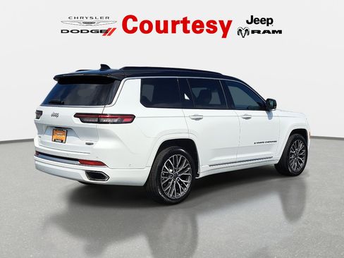 Certified 2025 Jeep Grand Cherokee L Summit AWD/4WD image 8