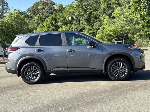 Used 2025 Nissan Rogue S FWD image 25