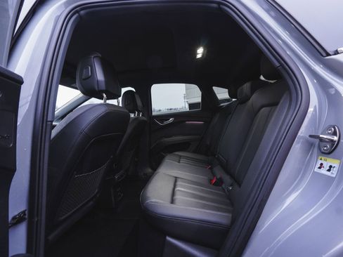 Used 2024 Audi Q4 e-tron Premium Plus image 30