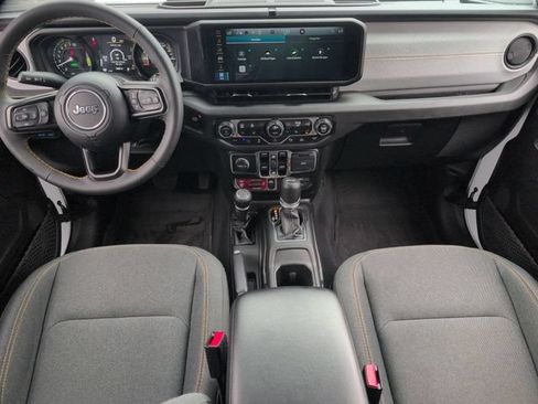 Used 2024 Jeep Wrangler Unlimited AWD/4WD image 18