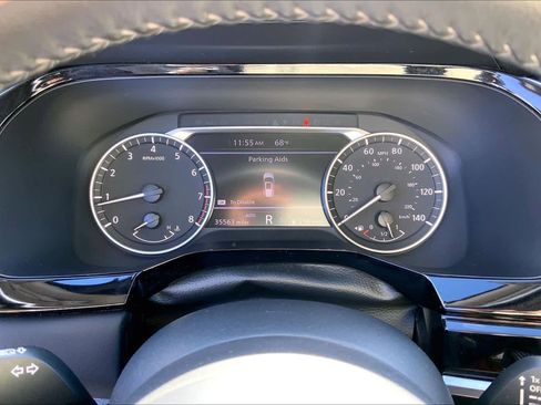 Used 2025 Nissan Pathfinder SV image 23