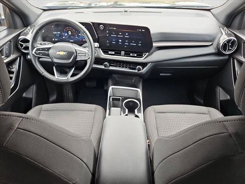 Certified 2025 Chevrolet Equinox LT FWD image 18