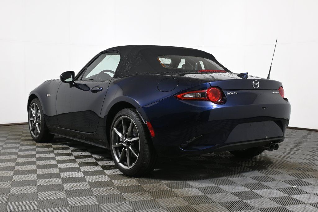 Used 2021 MAZDA MX-5 Miata Grand Touring RWD image 8