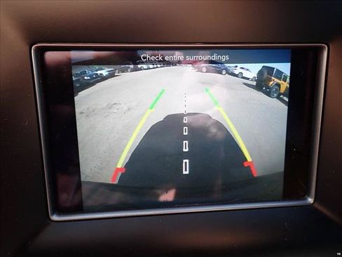 Used 2020 Jeep Grand Cherokee Laredo AWD/4WD image 5