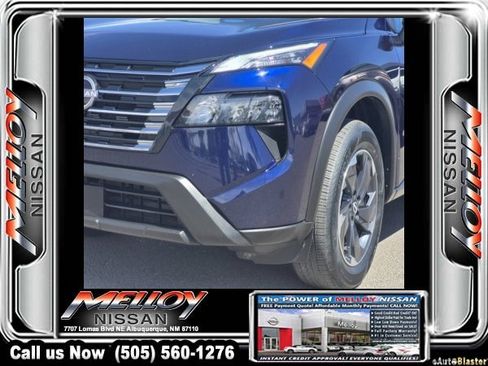 Used 2025 Nissan Rogue SV image 5