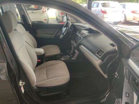 Used 2018 Subaru Forester 2.5i Premium w/ All-Weather Package AWD/4WD image 17