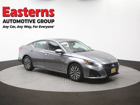 Used 2023 Nissan Altima 2.5 SV w/ SV Premium Package FWD image 49