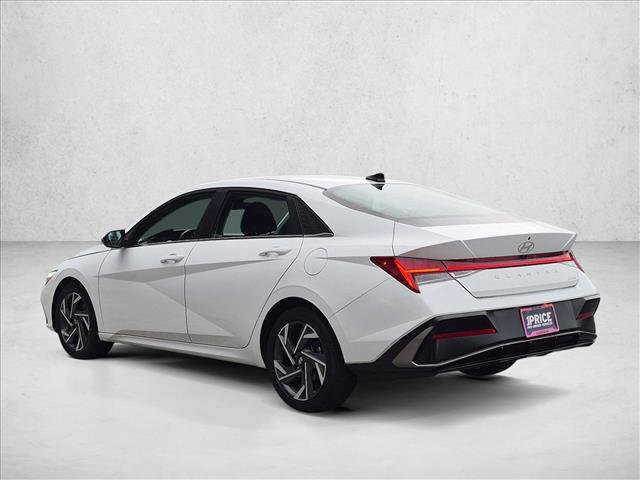 Used 2025 Hyundai Elantra Limited FWD image 8