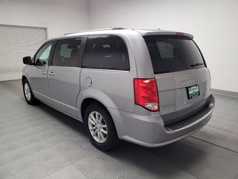 Used 2019 Dodge Grand Caravan SXT image 5