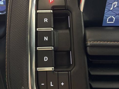 Used 2023 GMC Yukon XL AT4 w/ AT4 Premium Package AWD/4WD image 23