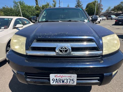 Used 2005 Toyota 4Runner SR5 AWD/4WD image 2