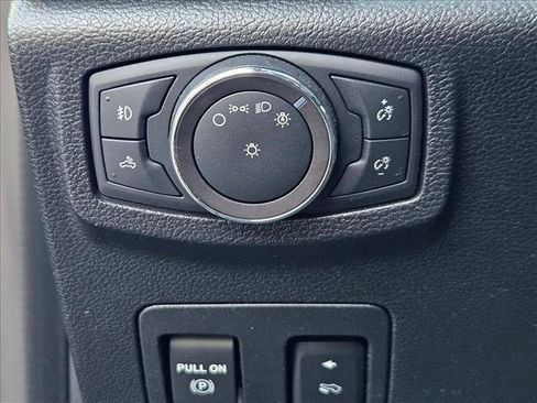 Used 2018 Ford F150 XLT w/ Equipment Group 302A Luxury AWD/4WD image 19