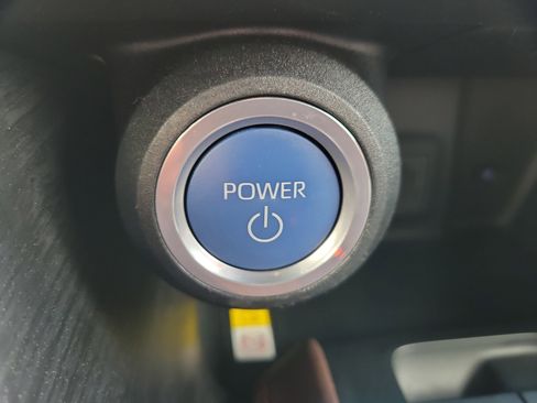 Used 2021 Toyota Venza XLE w/ Softex Package image 19