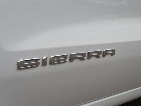 Used 2025 GMC Sierra 1500 SLT RWD image 32