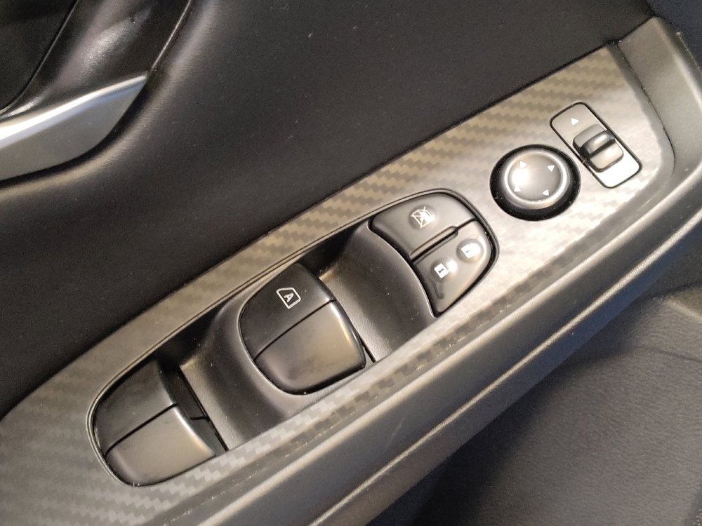Used 2025 Nissan Sentra SV FWD image 27