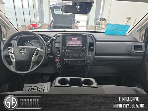 Used 2023 Nissan Titan S image 12