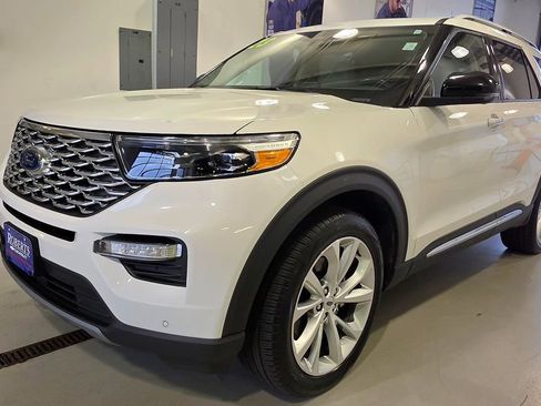 Used 2023 Ford Explorer Platinum w/ Technology Package AWD/4WD image 4
