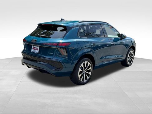 New 2026 Audi Q3 quattro 2.0T AWD/4WD image 7