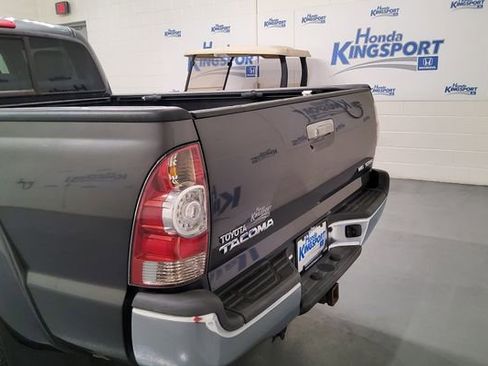 Used 2015 Toyota Tacoma 4x4 Double Cab w/ SR5 Package image 12