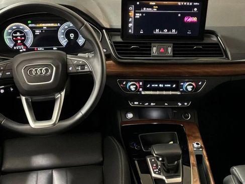 Used 2023 Audi Q5 e Premium w/ Convenience Package AWD/4WD image 12