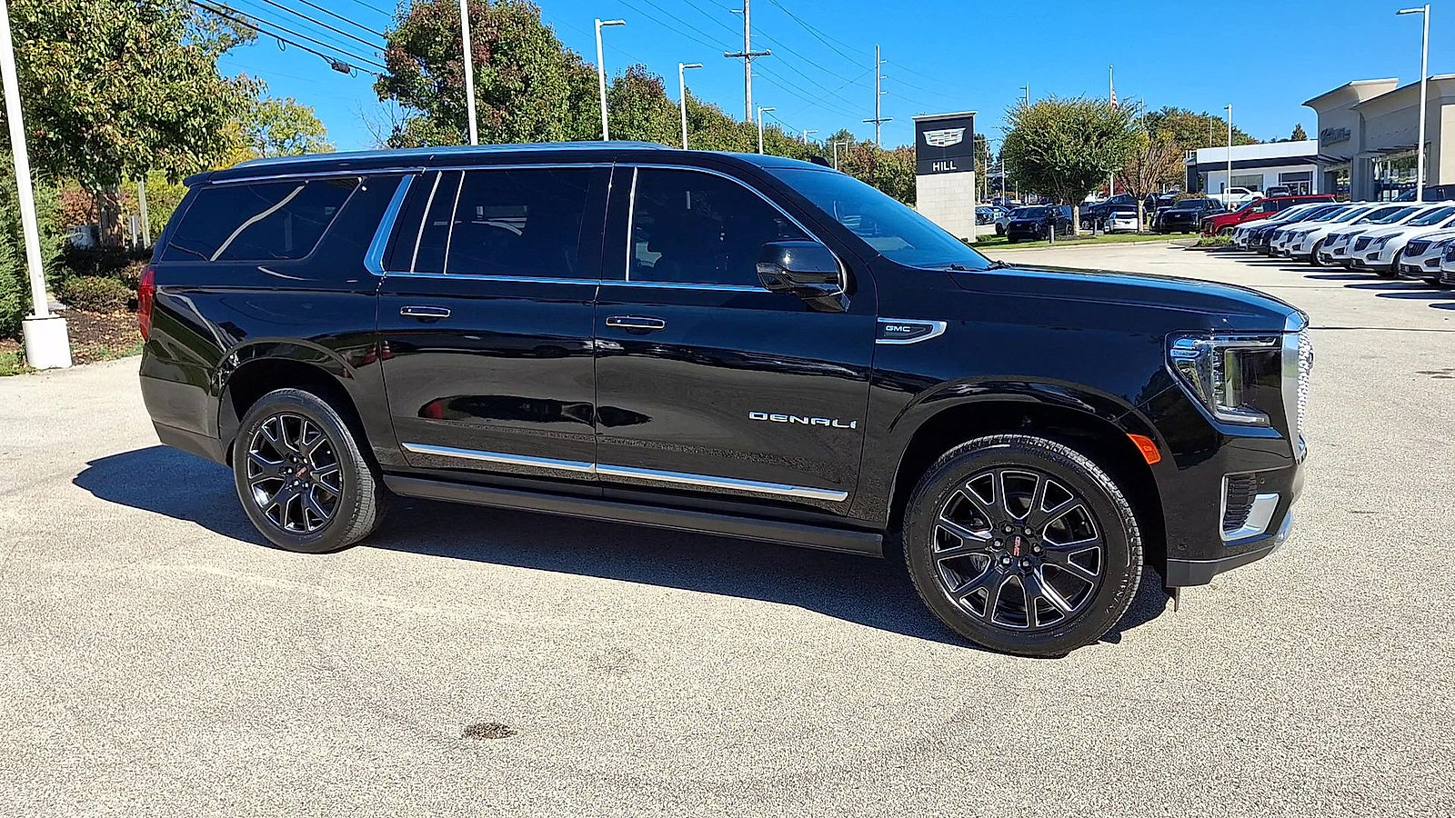 Certified 2023 GMC Yukon XL Denali w/ Denali Reserve Package AWD/4WD image 2