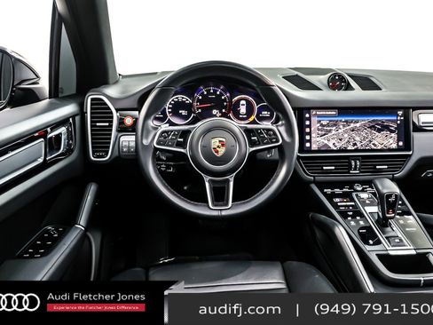 Used 2022 Porsche Cayenne Platinum Edition image 5
