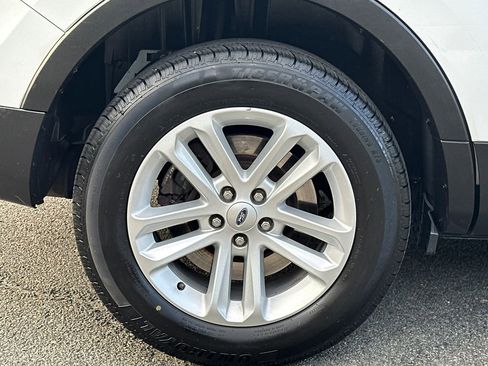 Used 2015 Ford Explorer XLT w/ Equipment Group 201A AWD/4WD image 7