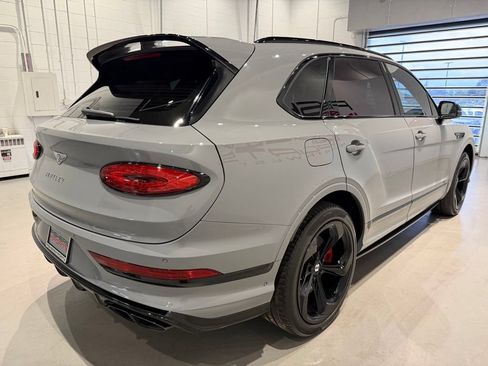 Used 2022 Bentley Bentayga AWD/4WD image 10