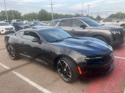 Used 2023 Chevrolet Camaro LT w/ Technology Package RWD image 3