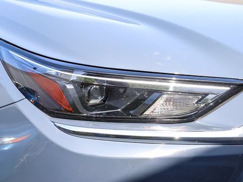 Used 2025 Toyota Grand Highlander FWD image 4