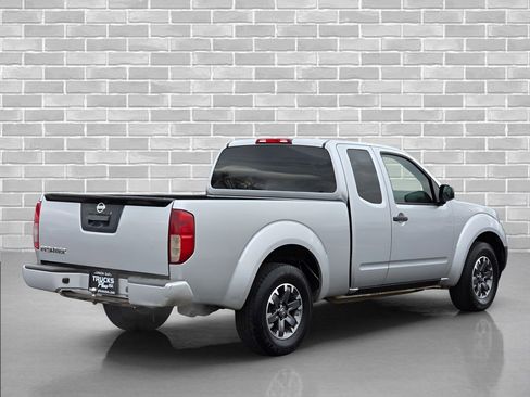 Used 2018 Nissan Frontier S RWD image 5