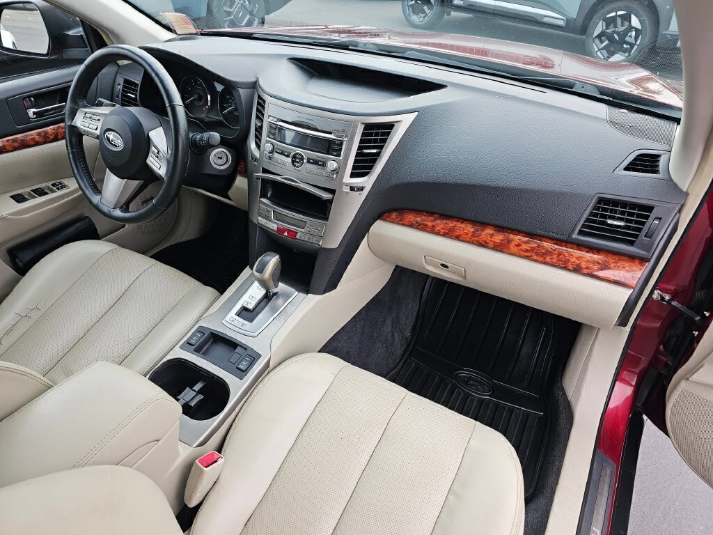 Used 2011 Subaru Outback 2.5i Limited AWD/4WD image 11