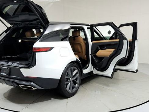 Used 2025 Land Rover Range Rover Sport SE image 10