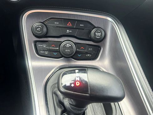Used 2015 Dodge Challenger SXT RWD image 15