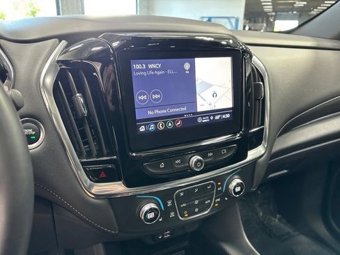 Used 2023 Chevrolet Traverse LT w/ LT Premium Package AWD/4WD image 18