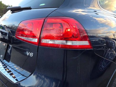 Used 2012 Volkswagen Touareg VR6 image 16