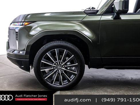 Used 2025 Lexus GX 550 image 10